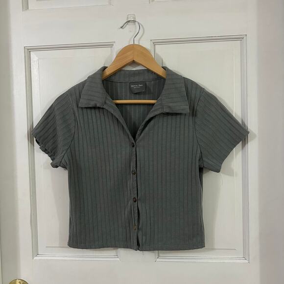 Olivia Rae large green women’s button crop top - Picture 1 of 3